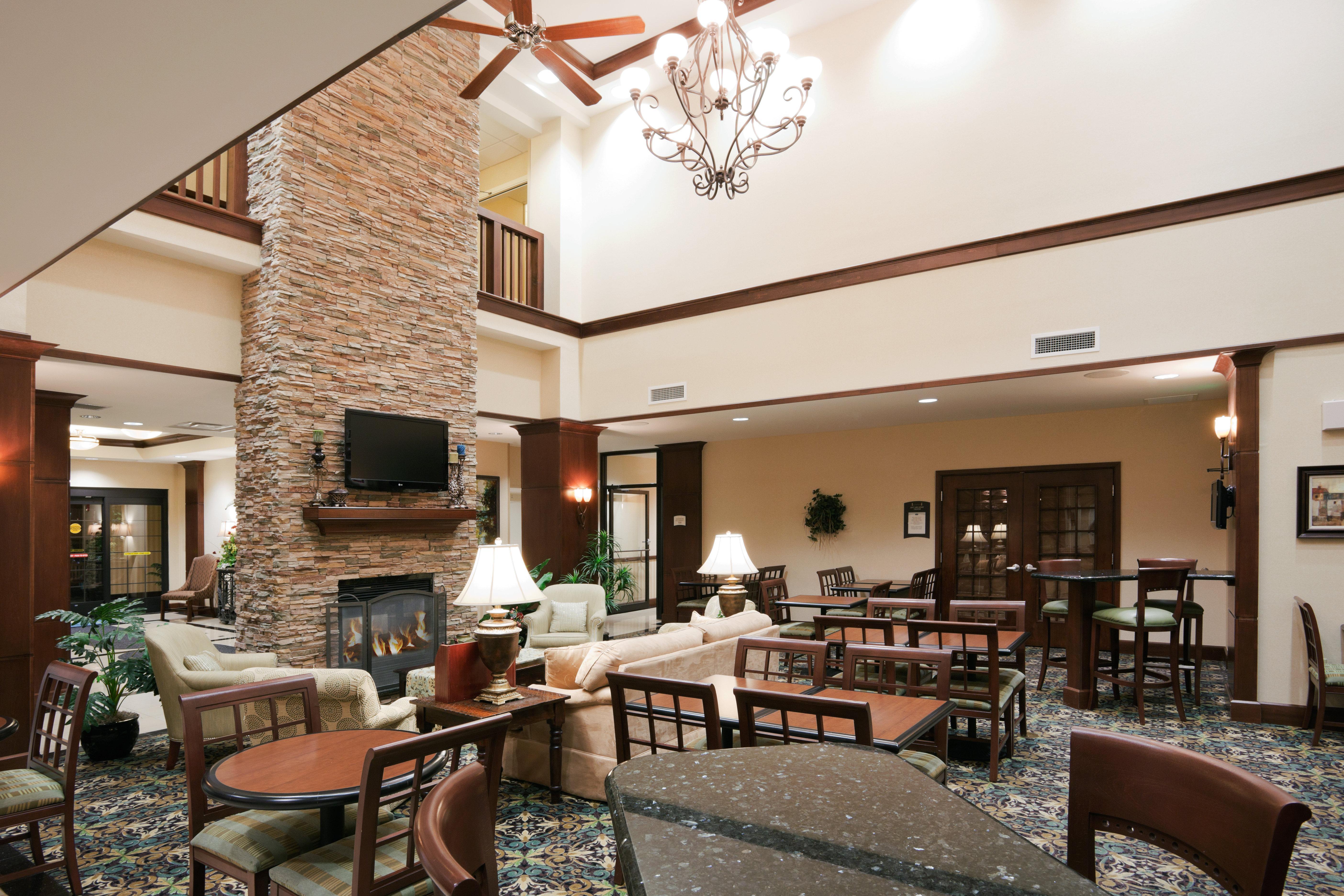 Homewood Suites Lafayette-Airport Bagian luar foto